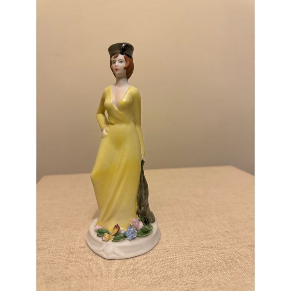 Gorgeous 1920s Elegant Lady Fine Italian Nuova Capodimonte Savastano Figurine
